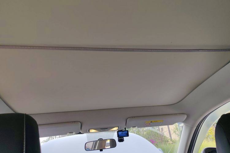 Used Venucia V 2021 260T Idol Edition
