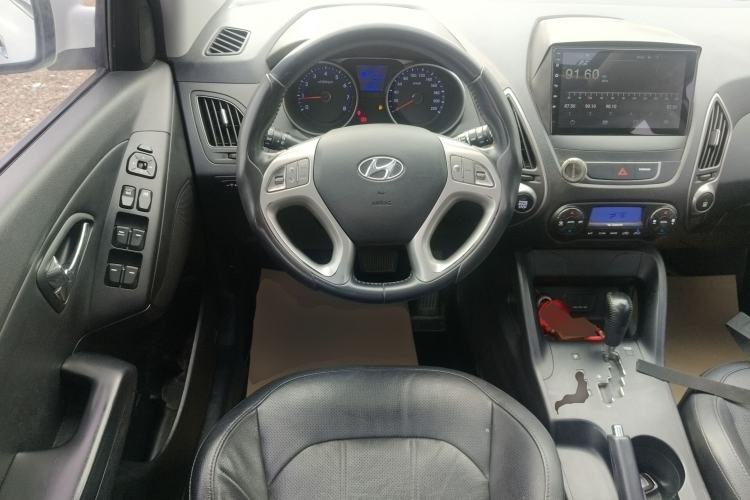 Used Hyundai ix35 2015 2.0L Automatic 2WD Smart Type China IV Steering Wheel