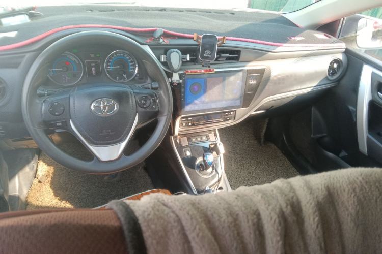 Used Toyota Levin 2017 Revised Dual-Engine 1.8H GS E-CVT Elite Sunroof Version China V Standard Center Console