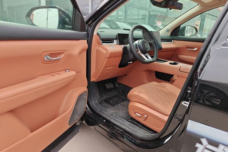 Used Landian E5 PLUS 2025 165 km Long-Range Version 7 Seats
