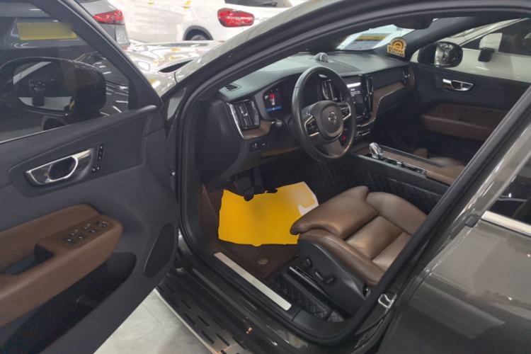 Used Volvo XC60 2022 B5 4x4 Smart Luxury Edition