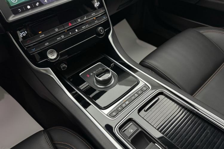 Used Jaguar XEL 2019 2.0T 200 PS Deluxe Edition