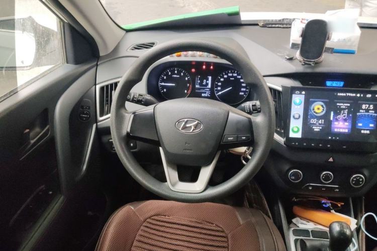 Used Hyundai ix25 2015 1.6L Manual Two-Wheel Drive Fashionable GS Model
