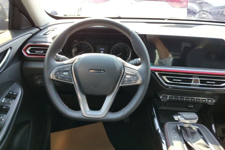 Used CHANGAN OSHAN X5 2021 Revised Version 1.5T DCT Luxury Edition Steering Wheel