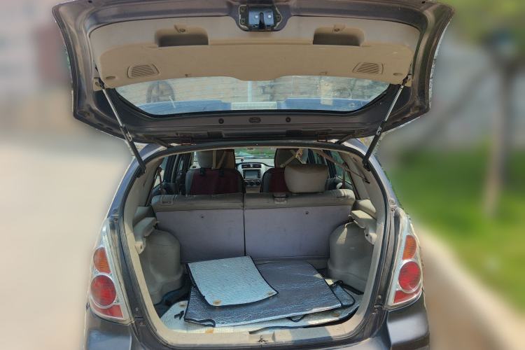 Used Suzuki Liana 2012 Sedan 1.4 VVT Manual Luxury Model
