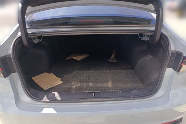 Used Chery Fengyun A8L 2025 1.5 TGDI 145 km Luxury Version Trunk