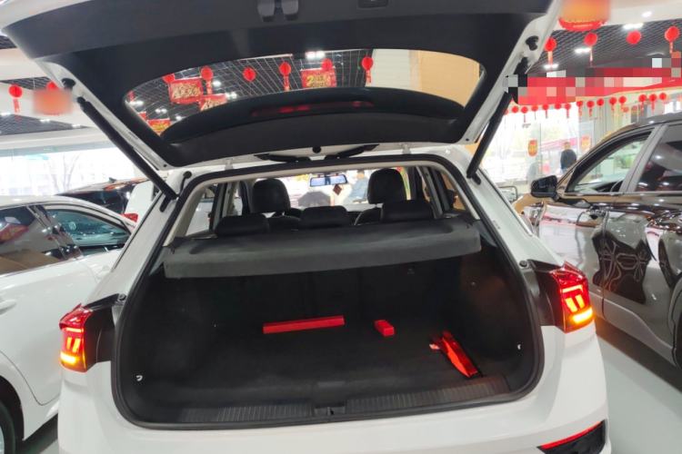 Used Volkswagen T-ROC 2021 280TSI DSG Two-Wheel Drive Comfort Connect Edition Trunk