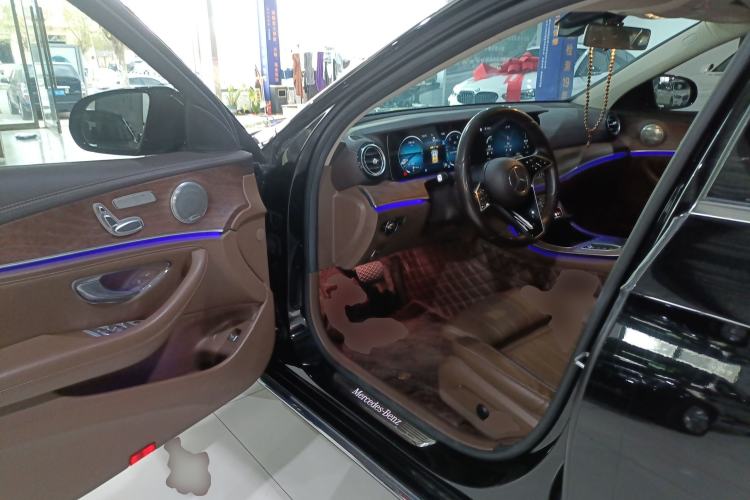 Used Mercedes-Benz E-Class 2022 Updated E 260 L Driver Seat