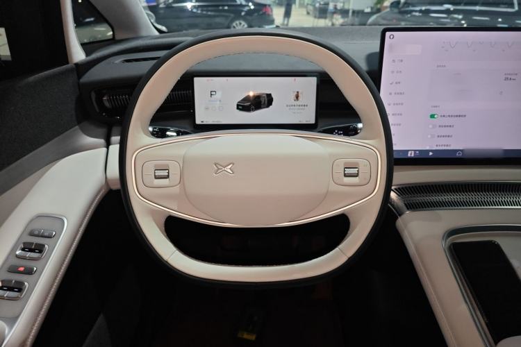 Used XPeng X9 2024 610 Long-Range Max
