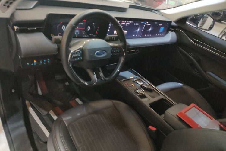 Used Ford Mondeo 2023 EcoBoost 245 Luxury Model Center Console