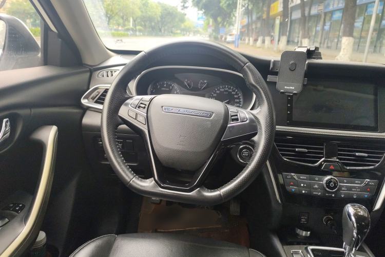 Used Venucia T90 2017 2.0L CVT Smart Edition Steering Wheel