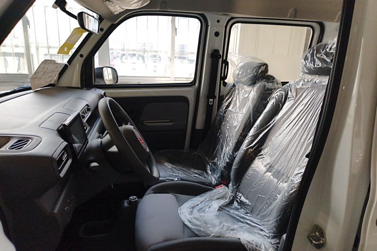 Used Wuling Zhiguang New Energy 2025 Model 305km Ambitious Edition