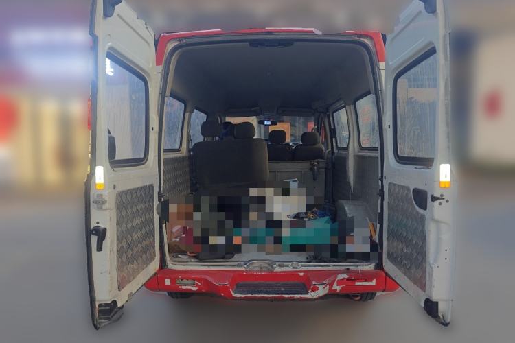 Used SAIC MAXUS Xintu V80 2018 2.5T 6-Speed Manual Aoyuntong Short Wheelbase Mid-Height 5-6 Seater
