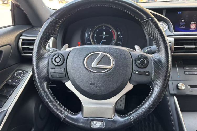 Used Lexus IS 2015 200t F SPORT
