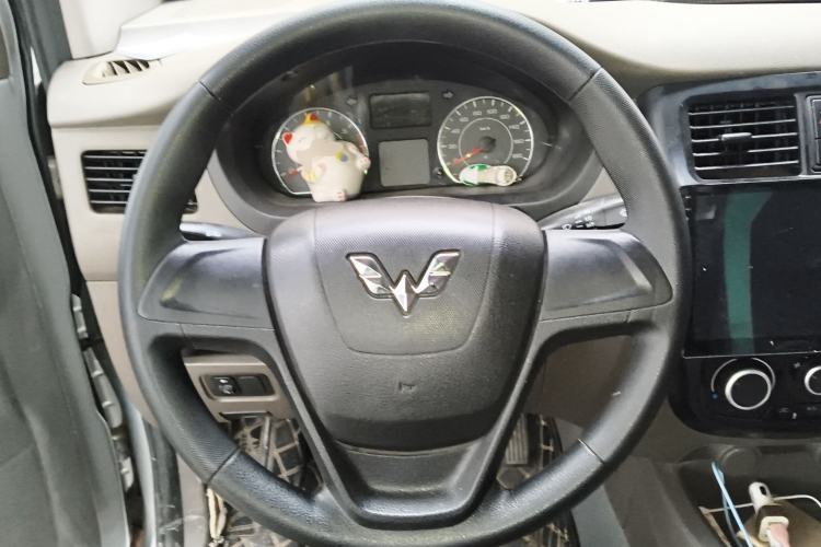 Used Wuling Rongguang V 2018 1.5L Practical Version Steering Wheel