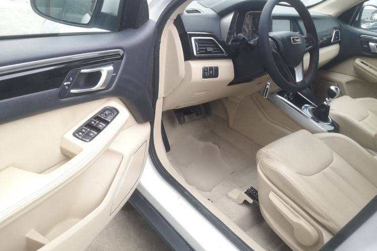 Used Zotye Domy X5 2017 Upgraded Model 1.5T Manual Luxury Version Driver Seat