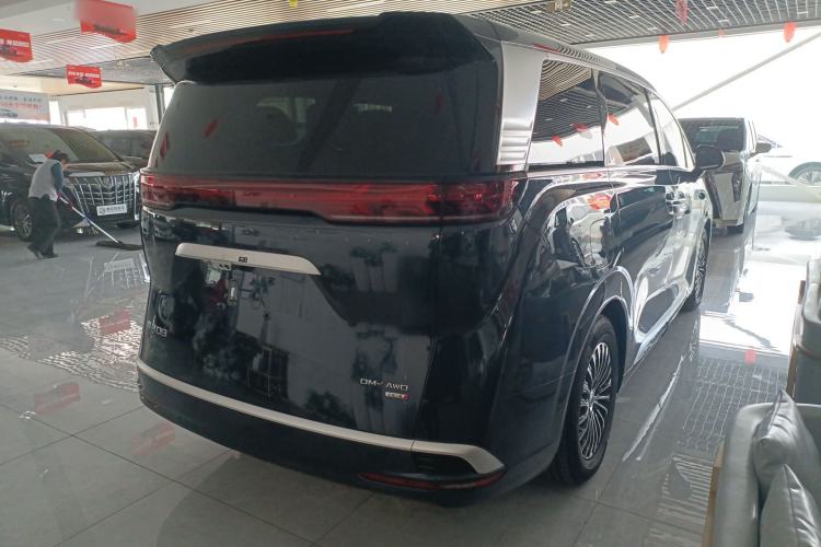 Used Denza D9 2025 DM-i Intelligent Drive 1020 Four-Wheel Drive Prestige Model
