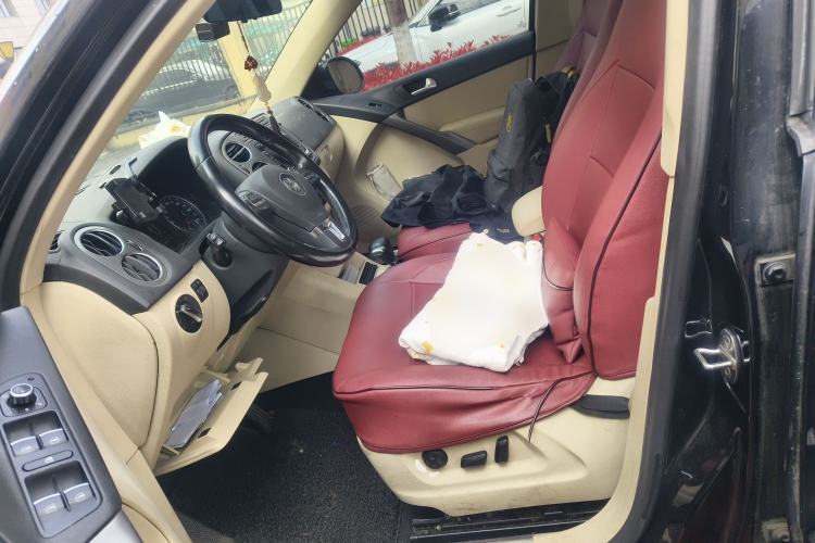 Used Volkswagen Tiguan 2010 1.8TSI Automatic All-Wheel-Drive Elite Edition Left Front Seat