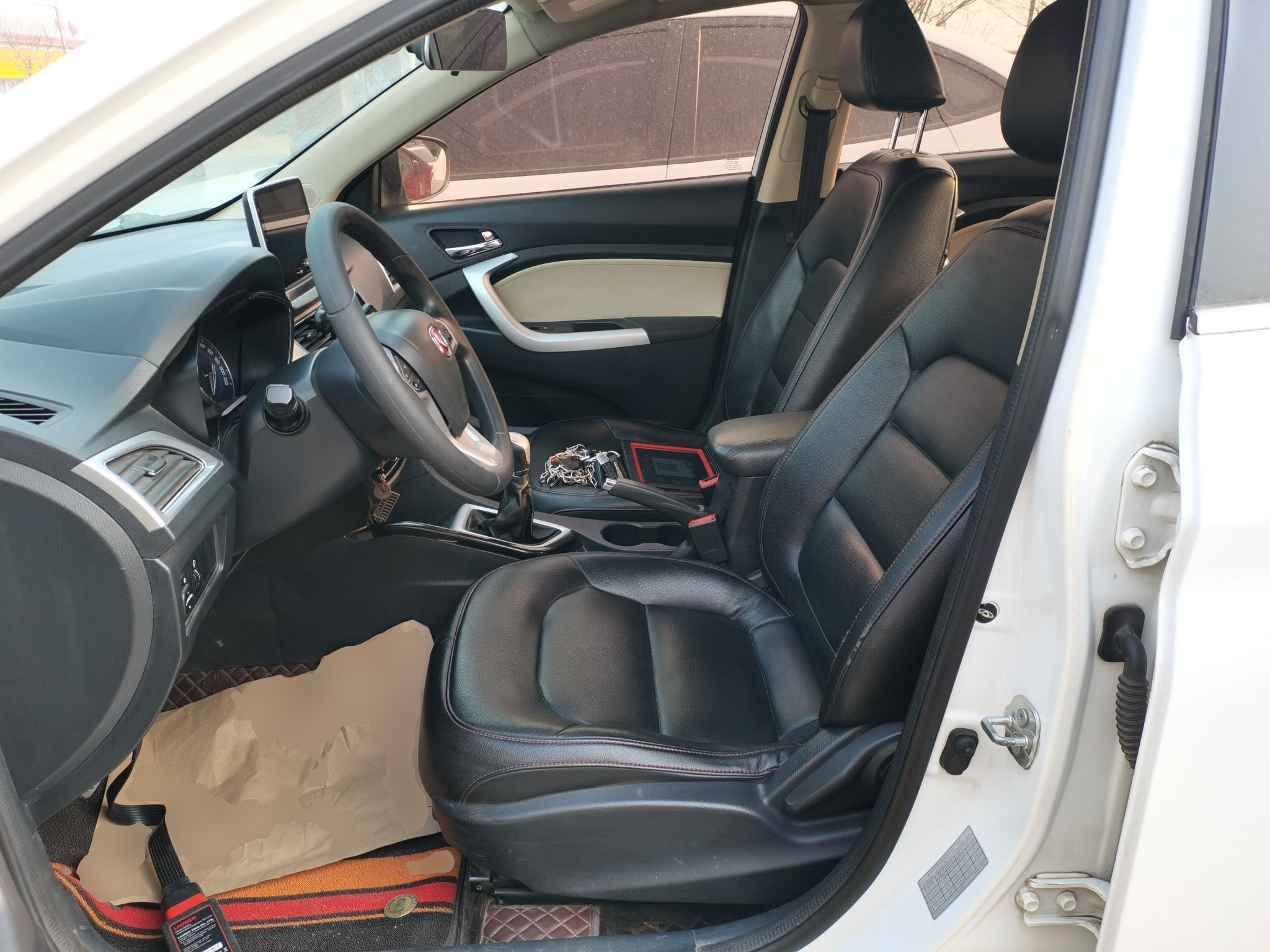 Переднее сиденье в автомобиле