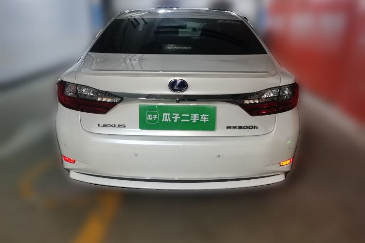 Used Lexus ES 2017 300h Mark Levinson Comfort Edition