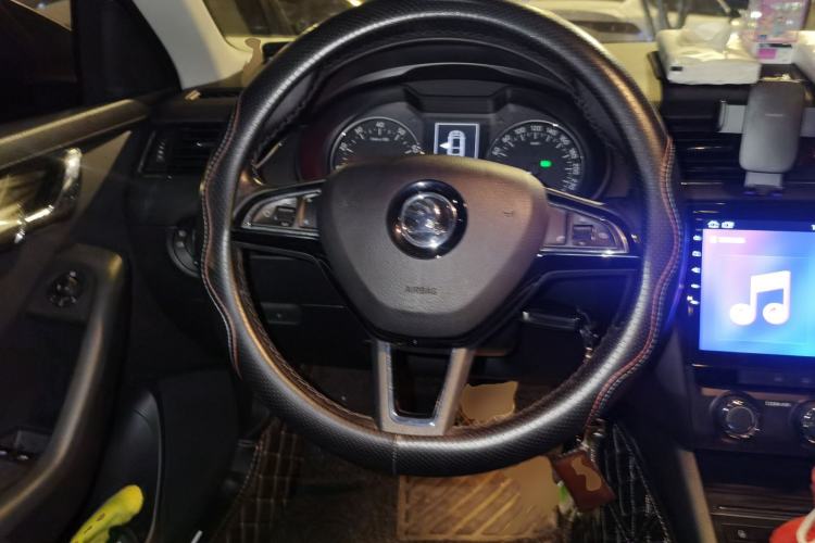 Used Skoda Octavia 2016 1.6L Automatic Smart Drive Edition Steering Wheel