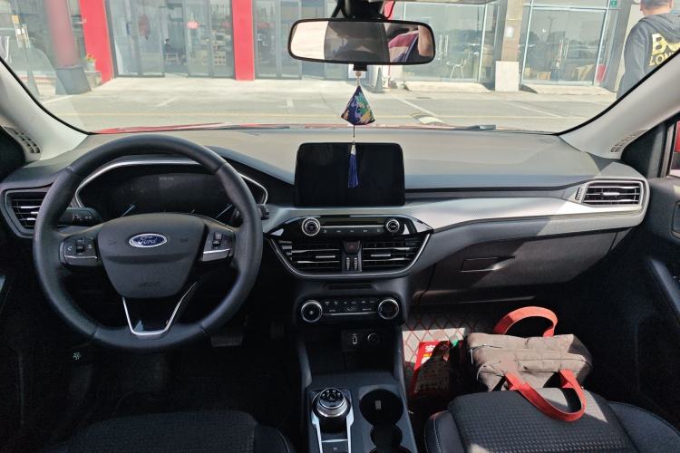 Used Ford Focus 2020 Hatchback EcoBoost 180 Automatic Trend Edition Center Console