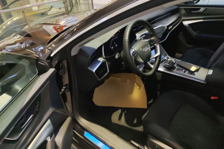 Used Audi A7L 2024 45TFSI quattro S-line Visionary Edition Flow Crystal Package