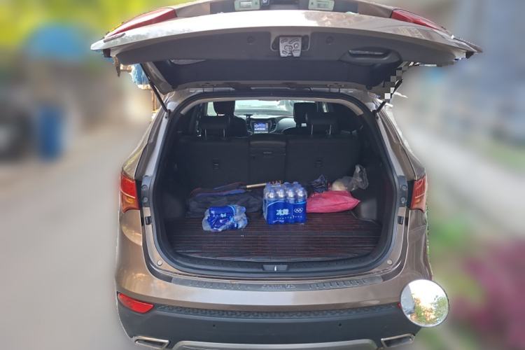 Used Hyundai Santa Fe 2013 Revised Version 2.4L Automatic All-Wheel Drive Smart Type Trunk