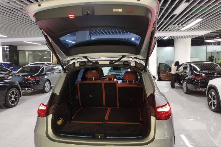 Used Mercedes-Benz GLC 2023 GLC 260 L 4MATIC Luxury 7-Seater Trunk