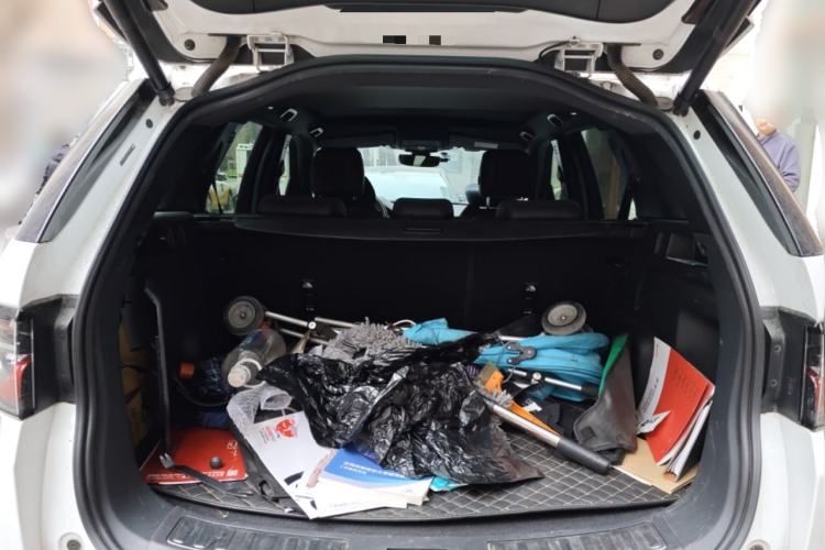 Used Land Rover Discovery Sport 2020 249 PS R-Dynamic Performance Edition Trunk