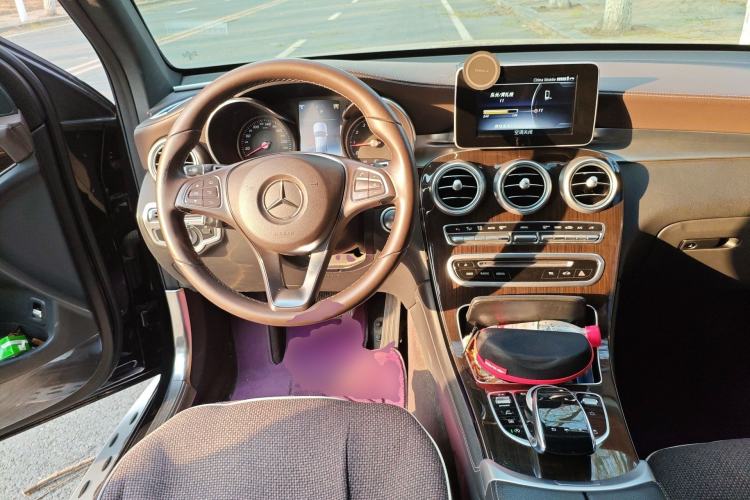 Used Mercedes-Benz GLC 2019 GLC 260 L 4MATIC Dynamic Model Steering Wheel