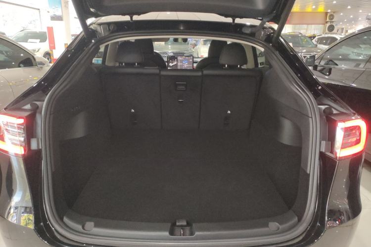 Used Tesla Model Y 2023 Rear-Wheel-Drive Version