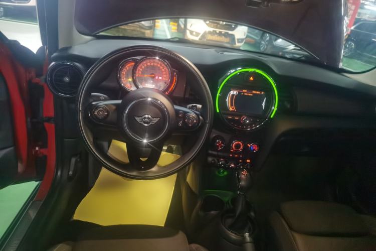 Used MINI 2016 1.5T COOPER Five-Door Edition Steering Wheel