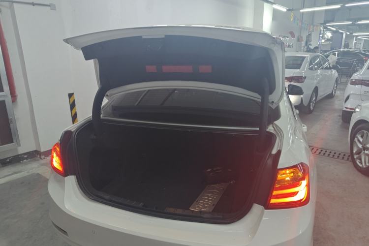 Used BMW 3 Series 2015 320i Luxury Line Stylish Edition