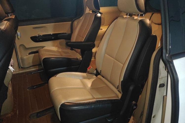 Used Kia Carnival 2015 2.2T Luxury Edition China IV Left Rear Seat