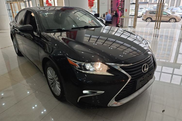 Used Lexus ES 2016 200 Midnight Special Limited Edition Front Right 45 Deg