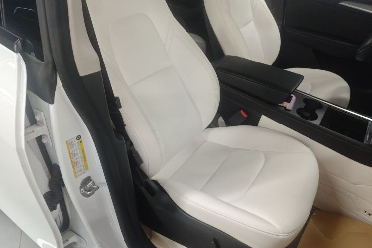 Used Tesla Model Y 2023 Long-Range All-Wheel-Drive Version Right Front Seat