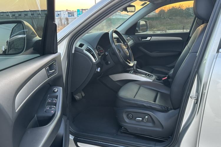 Used Audi Q5 2016 40 TFSI Trendy Edition Interior 3