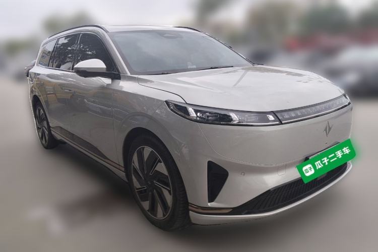 Used Dongfeng eπ eπ008 2025 210 Ultra Range-Extended Version 5 Seats Front Right 45 Deg