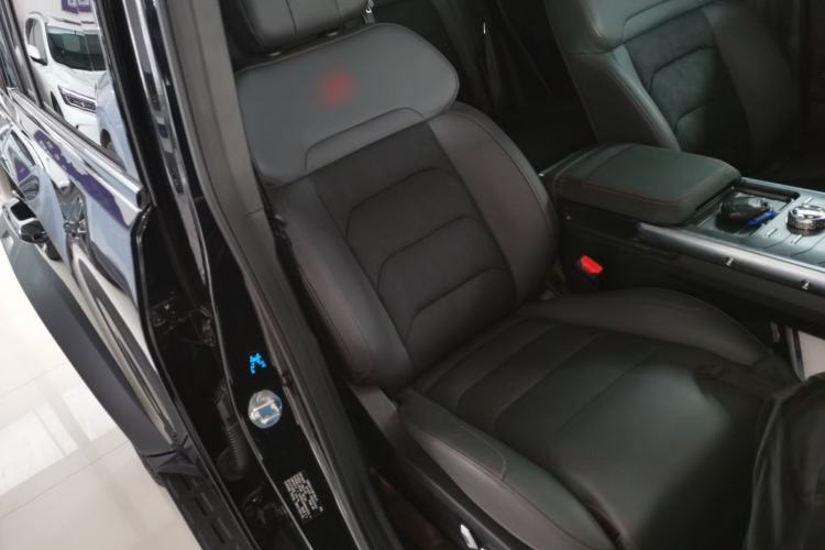 Used JETOUR Traveler 2023 2.0T All-Wheel Drive Conquer PRO Right Front Seat