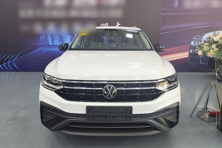 Used Volkswagen Tiguan L 2025 Model, Outstanding Version, 300TSI Automatic Two-Wheel Drive Longteng Edition
