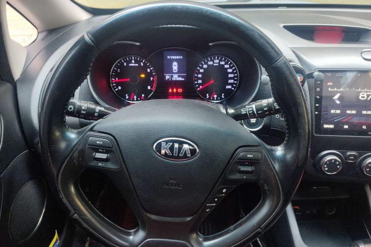 Used Kia K3S 2014 1.6L Automatic GLS Steering Wheel