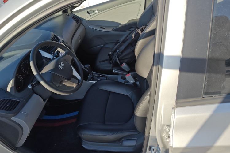 Used Hyundai Verna (older generation) 2014 1.4L Automatic Leading-Edge GLX
