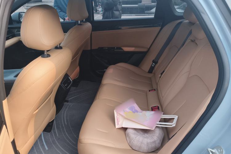 Used Geely Galaxy L6 2023 125km Starship