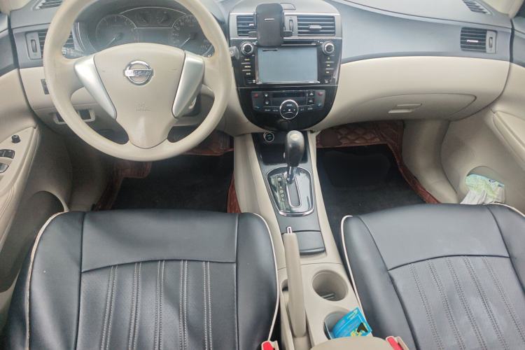 Used Nissan Tiida 2011 1.6L CVT Smart Version Center Console