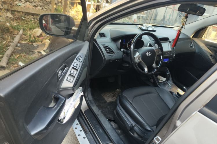 Used Hyundai ix35 2013 2.0L Automatic Two-Wheel Drive Smart GLS China IV Standard Driver Seat