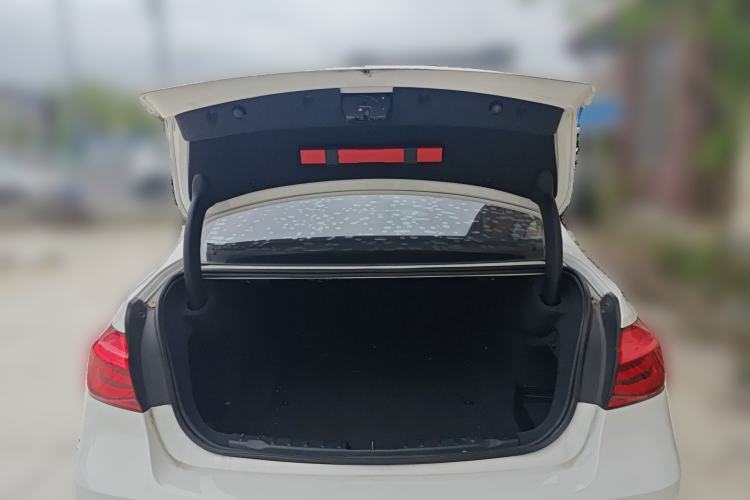 Used BMW 3 Series 2018 320i M Sport Package Trunk