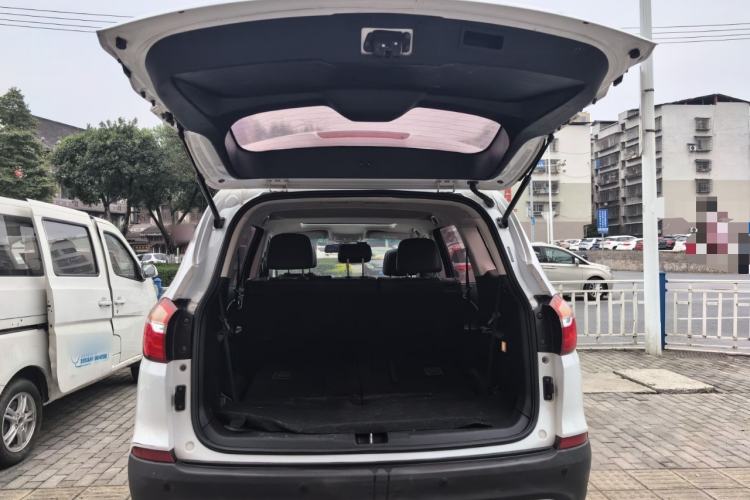 Used SWM X7 2016 1.8L Manual Luxury Edition 7 Seats