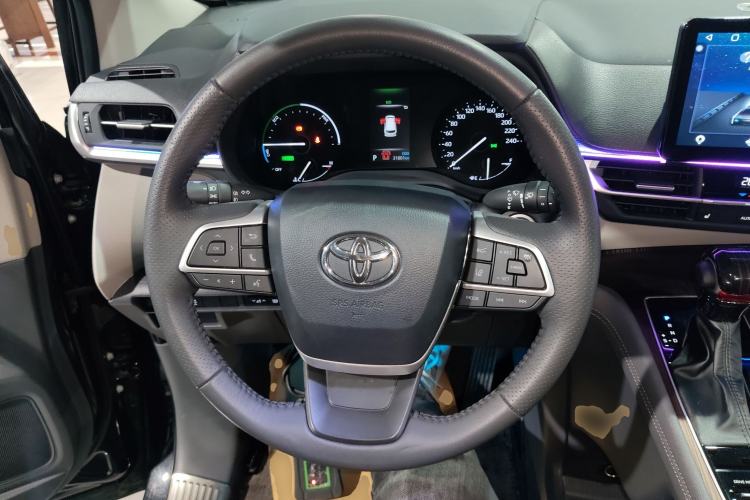 Used Toyota SIENNA 2023 2.5L Hybrid Luxury Edition Steering Wheel