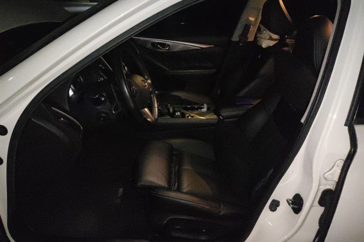 Used Infiniti Q50 2014 2.0T Luxury Sport Edition
